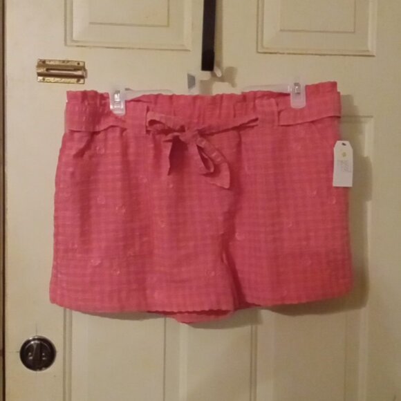 Womens Pink checkered shorts with embroidered flowers size XL - Picture 8 of 8